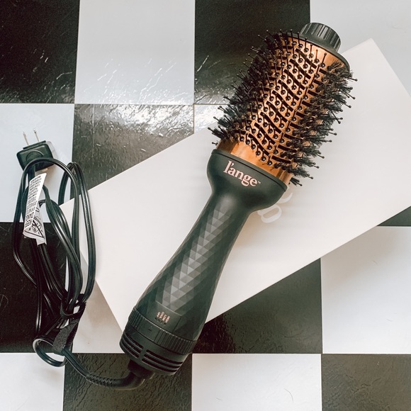 2-in-1 Volumizing Brush Dryer - Picture 1 of 3